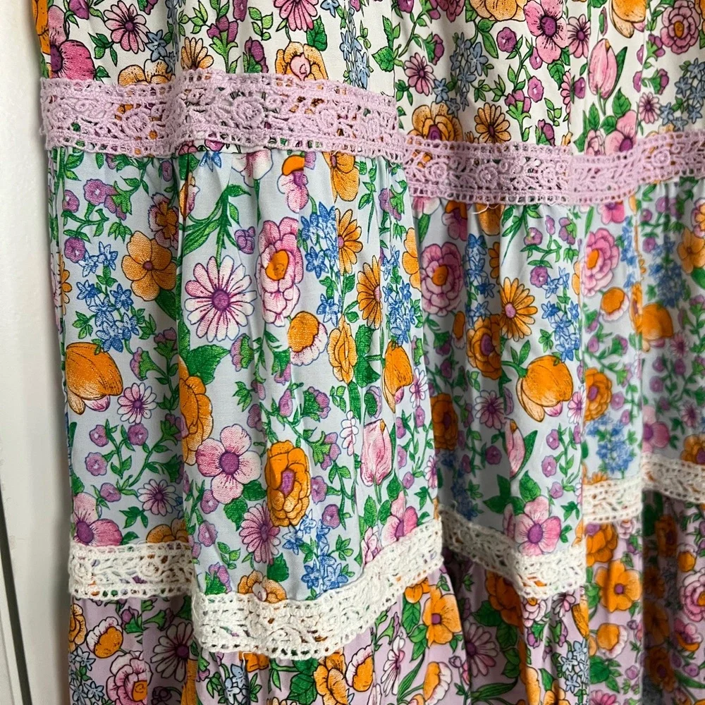 Crown & Ivy Women's Sleeveless Floral Tiered Maxi Dress - Picture 5 of 7
